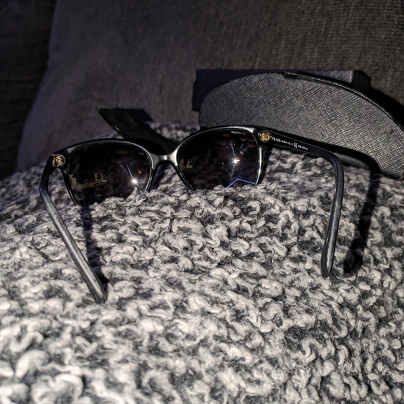 PRADA POLARIZED SUNGLASSES 🕶️ - Picture 9 of 11